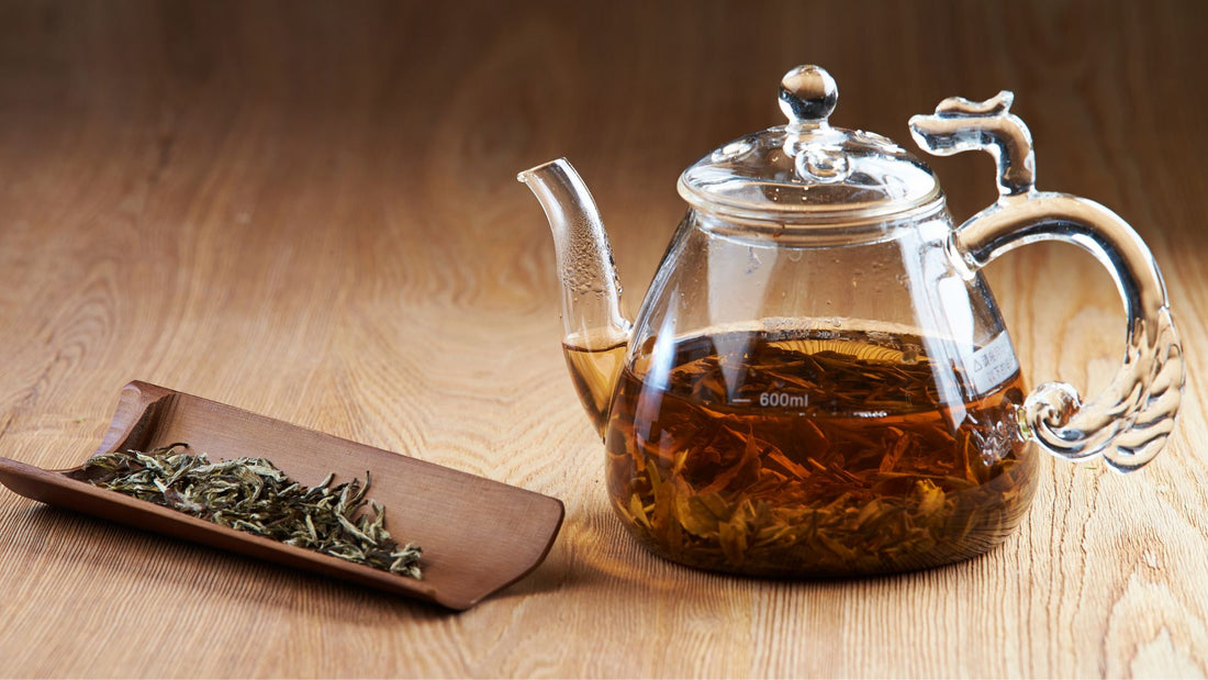 Hoe krijg ik zwarte aanslag uit mijn theepot? 5 effectieve methodes